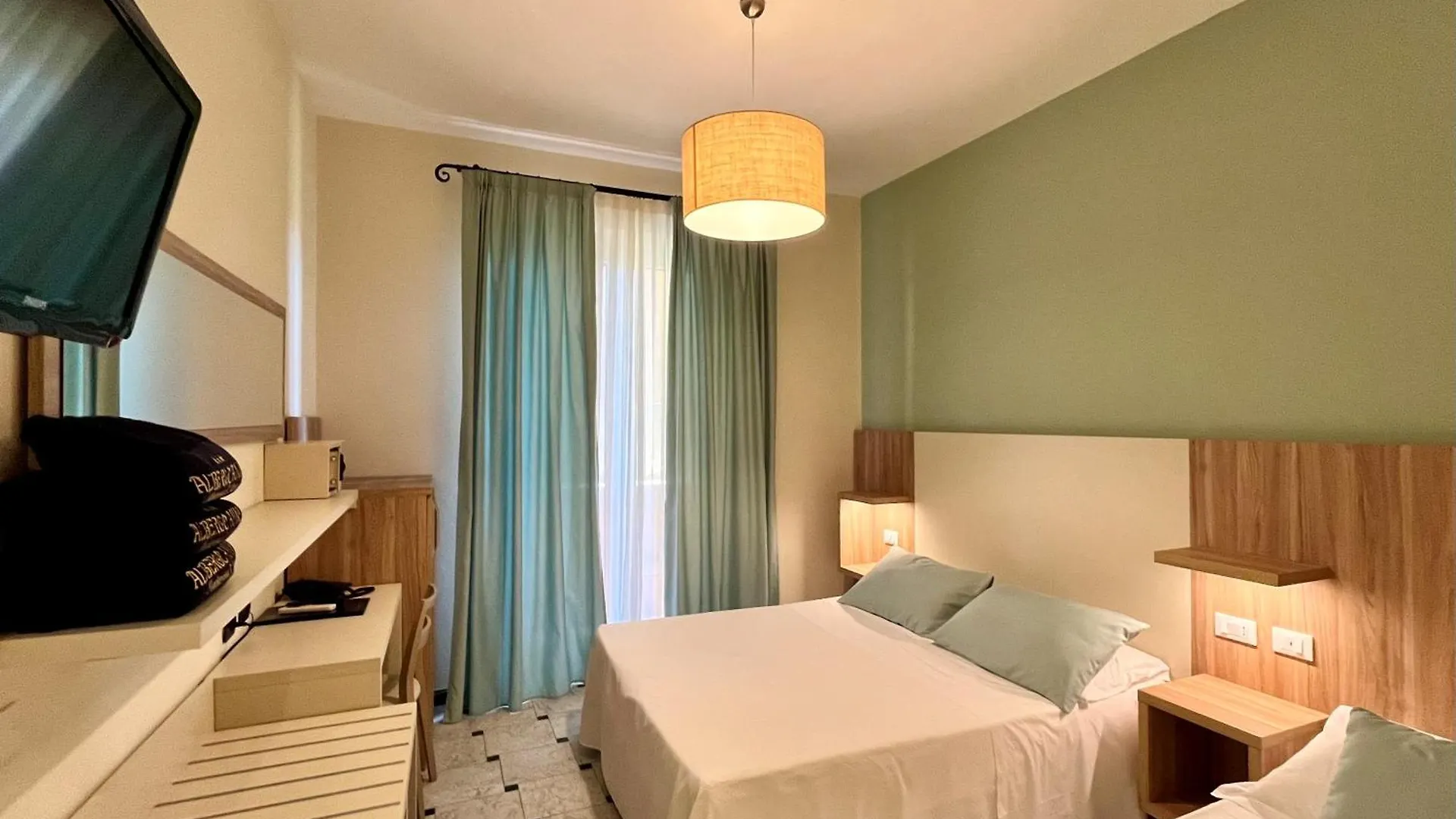 Albergo Degli Amici Monterosso al Mare 3*,